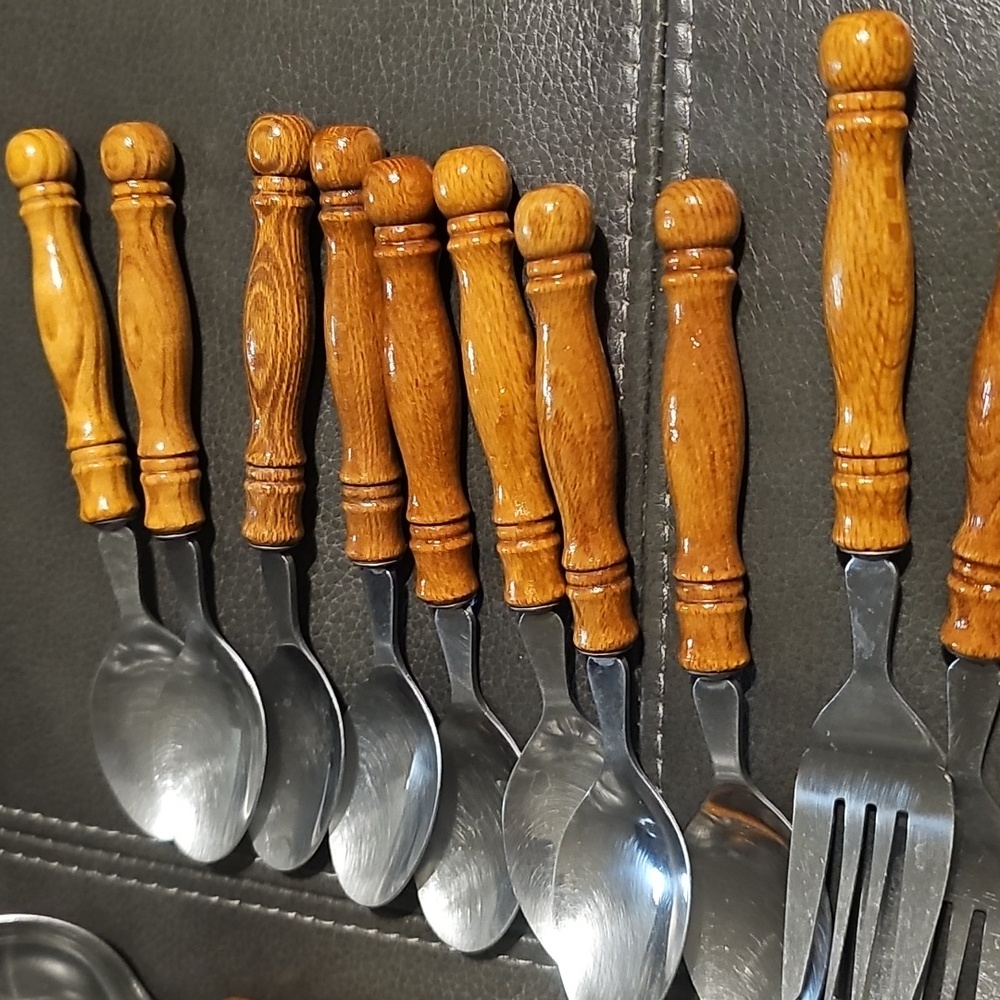 Vintage Wood Handles Silverware Flatware Set - Picture 9 of 16